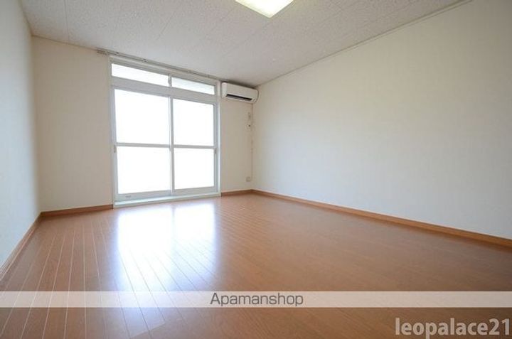 レオパレス英(HANABUSA)103の居間