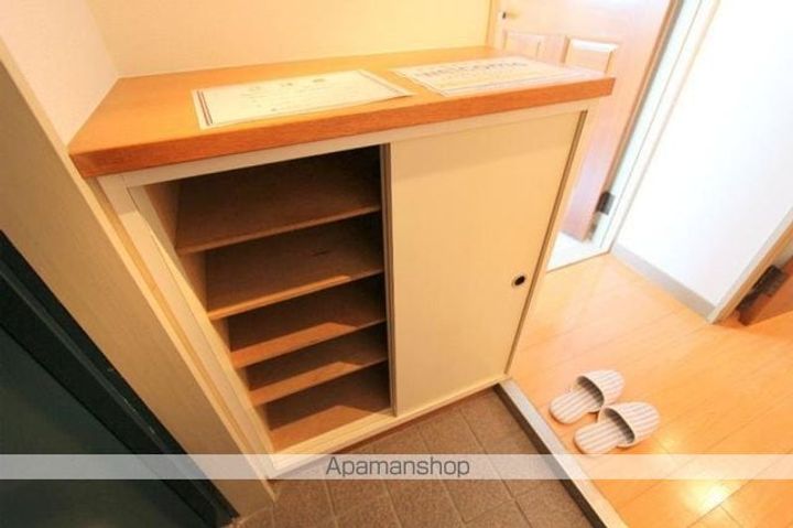 香川県高松市鶴市町の賃貸マンションの内装