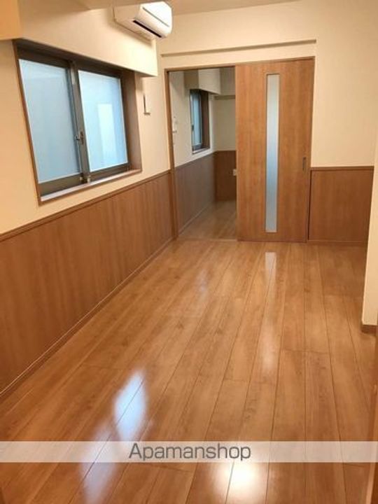 東京都杉並区永福4丁目の賃貸マンションの居間