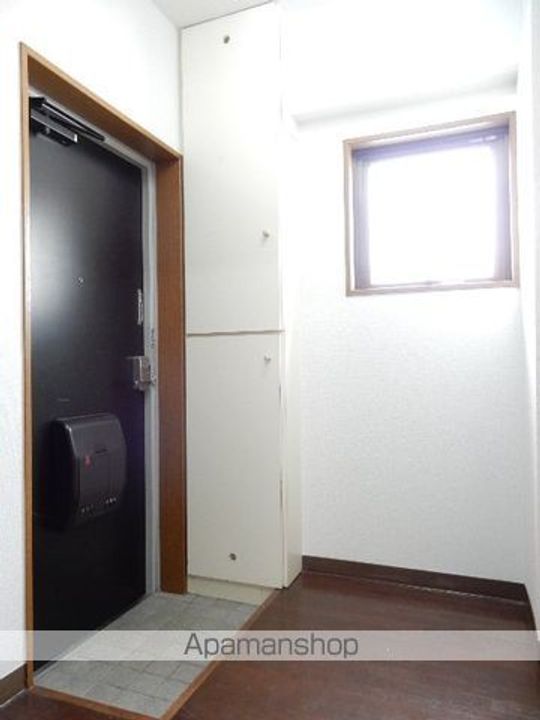 メゾンなかやまの玄関