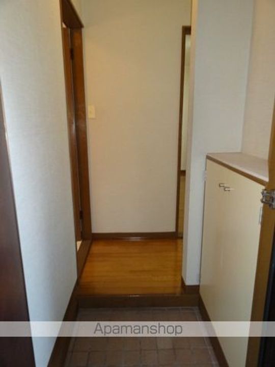 クレストホームズの玄関