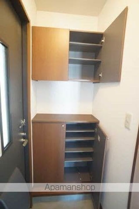 福島県郡山市富田西4丁目の賃貸アパートの玄関