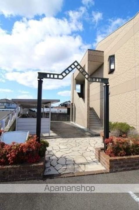 岡山県岡山市東区西大寺射越の賃貸アパートの外観