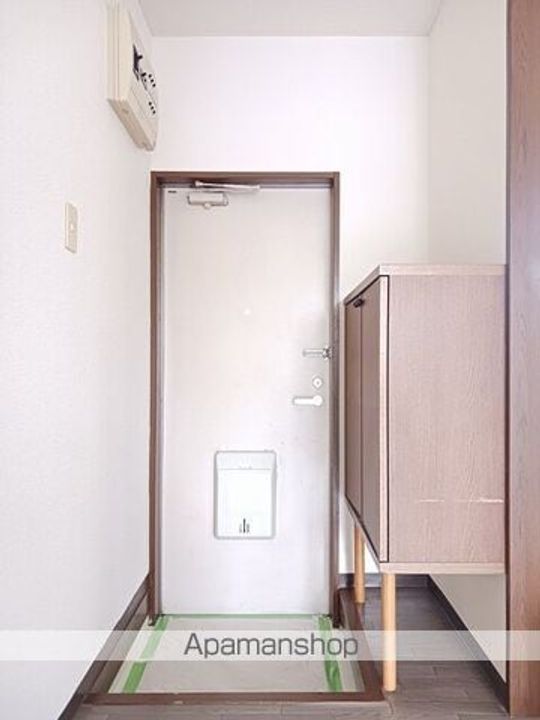 ドミール鳴神Ⅲの玄関