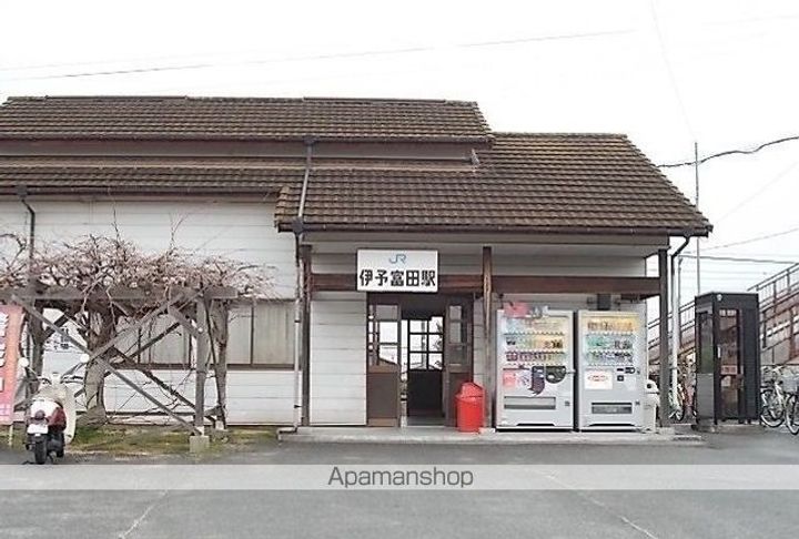 愛媛県今治市南高下町1丁目の賃貸アパートの周辺