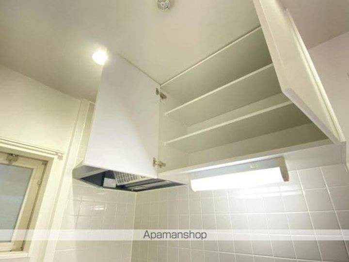 香川県高松市亀岡町の賃貸マンションの内装