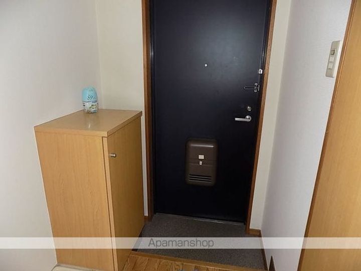 愛知県名古屋市西区庄内通3丁目の賃貸マンションの玄関