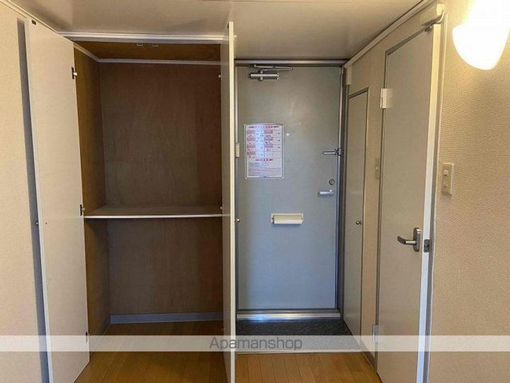 レオパレス丸山107の玄関