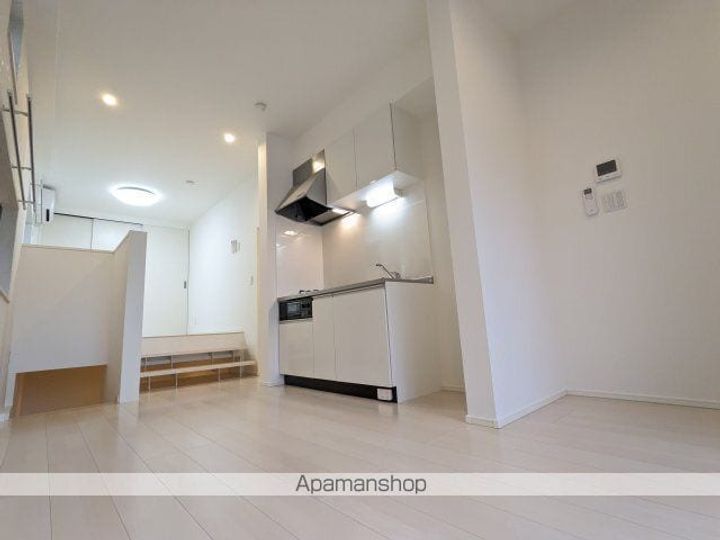 ハーモニー高畑ザレジデンスの居間