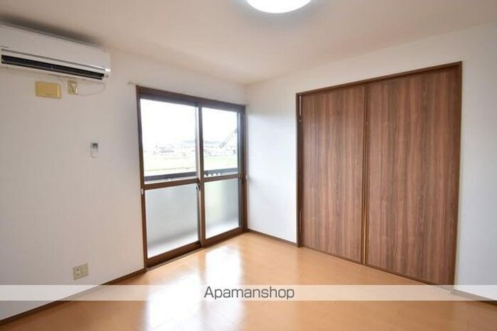 リジェール東山崎 C・D棟D202の内装