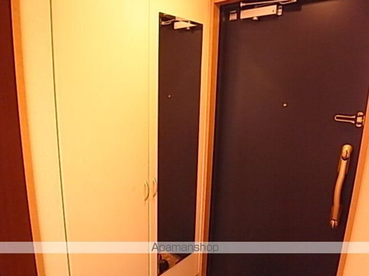 プレサンス名古屋城前の玄関