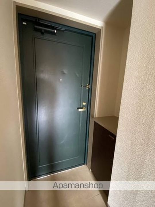 ヒルサイド国見1-Cの玄関