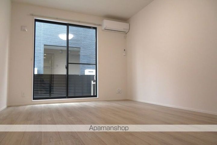 フォレスタ幸町の居間