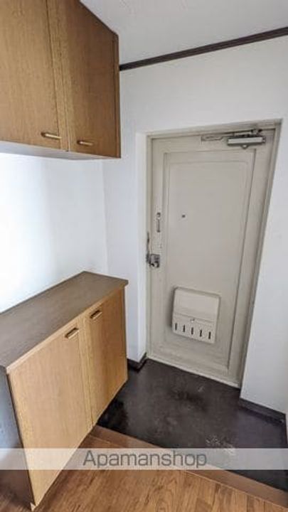 ヴィラ関が丘204の玄関