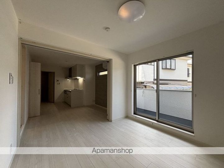 クリエオーレ永楽荘の居間