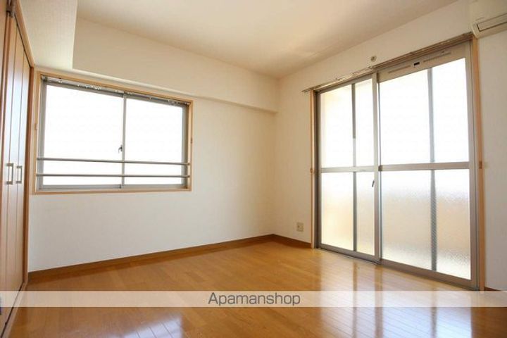 エムズワンの居間