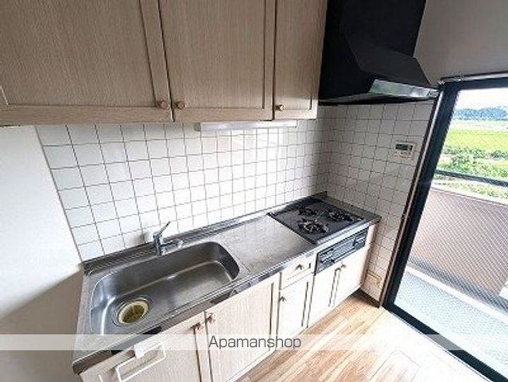 愛知県犬山市大字五郎丸字前畑の賃貸マンションのキッチン