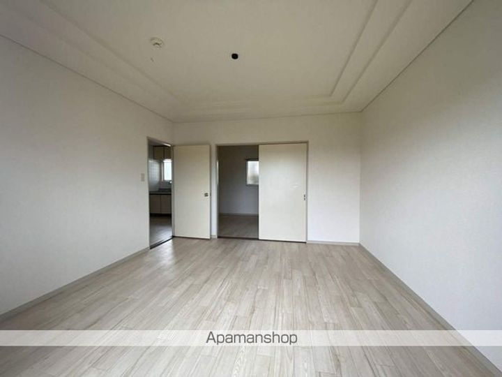 サンパレス尾崎202の内装