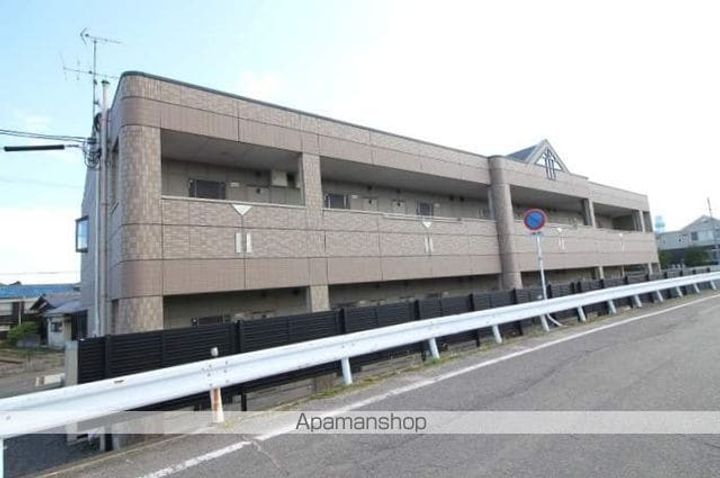 岡山県岡山市東区西大寺射越の賃貸アパートの外観