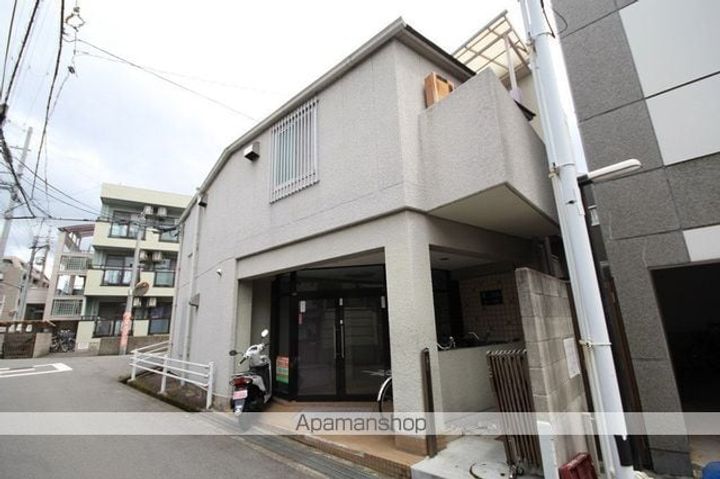 キャロル豊中本町の外観