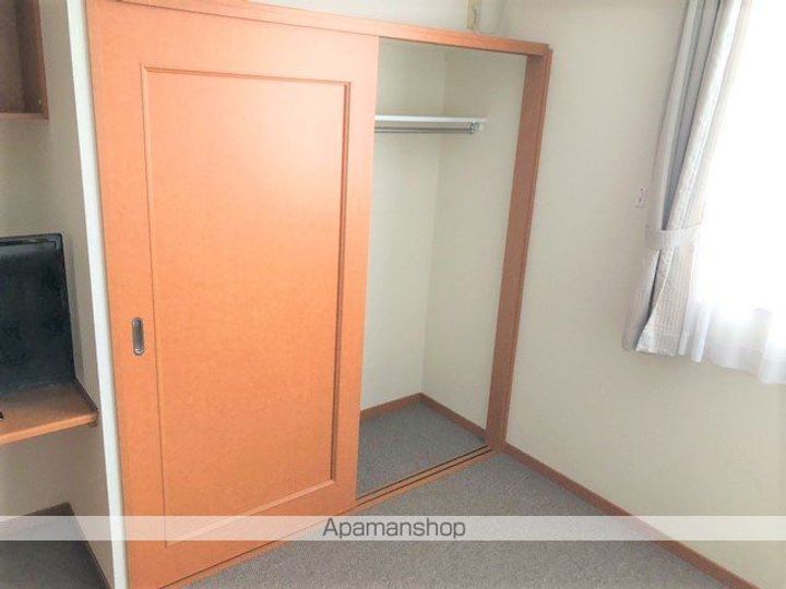 レオパレス良栄204の居間