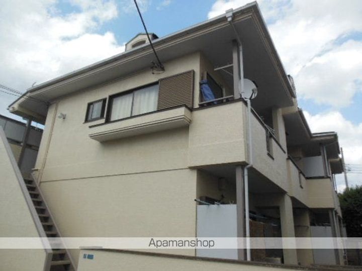 東京都三鷹市上連雀4丁目の賃貸アパートの外観