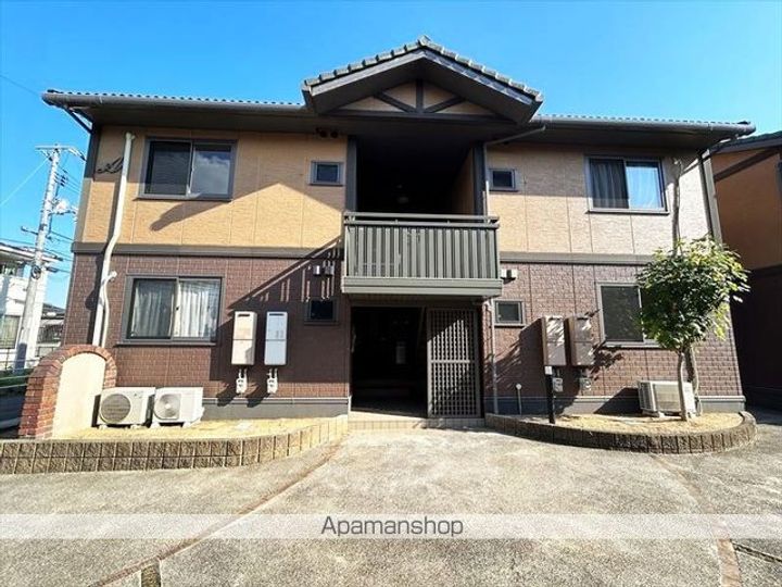 ピュア A棟の外観