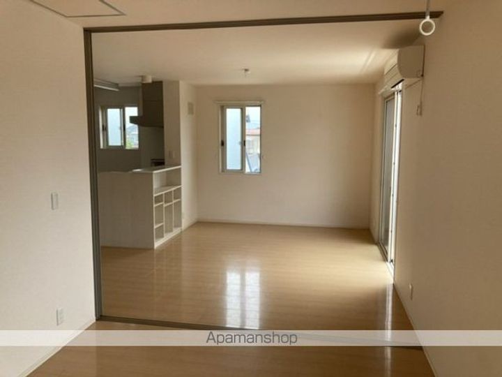 AGE 美和201の居間