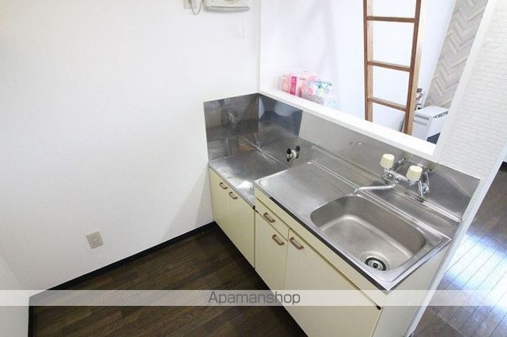 コア末広108のキッチン