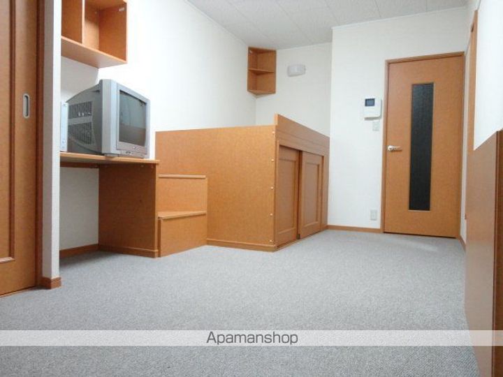 レオパレスFORTUNATE207の居間
