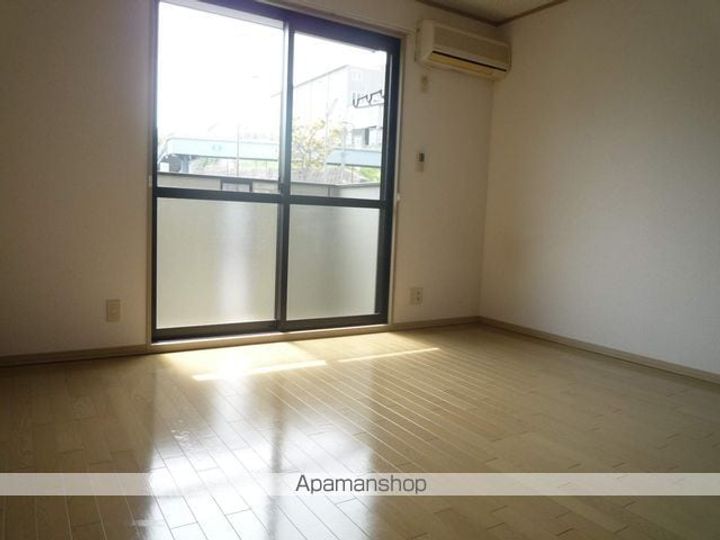 プリシェールキャッスルC棟の居間