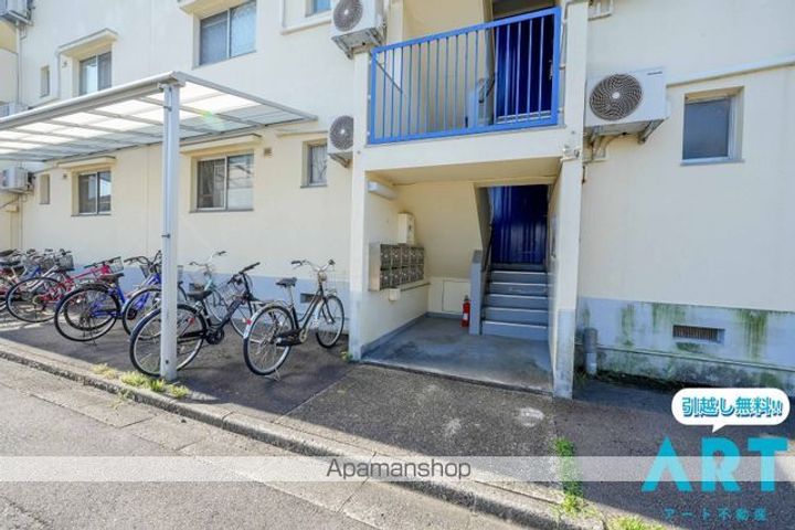 アルト堀江 1号棟の外観