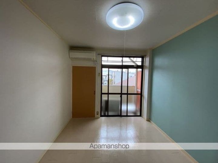 ミワハイツ205の居間