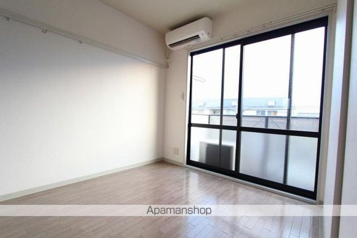 香川県高松市元山町の賃貸アパートの内装