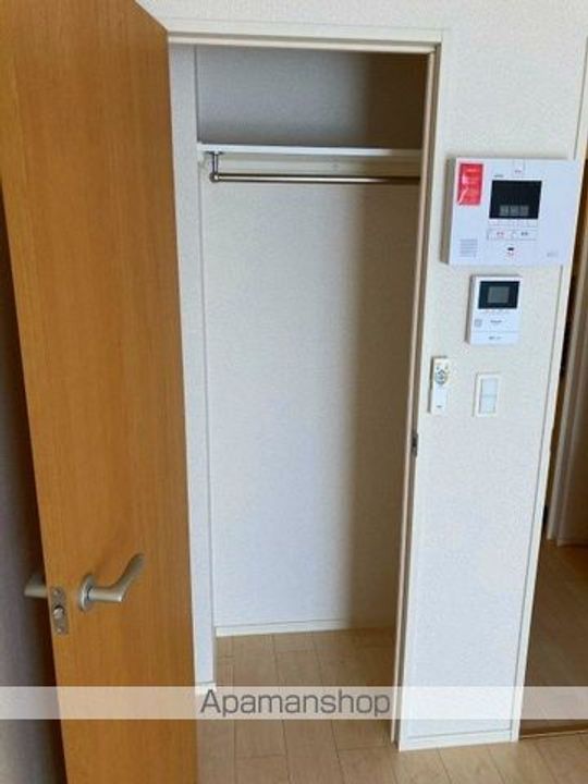 クレイノエンジョイライフの玄関