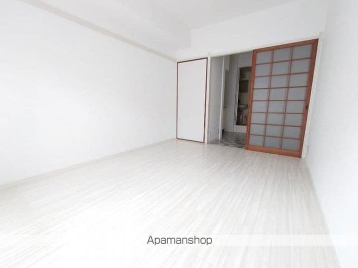 幸マンションの居間