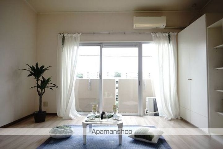 アルコ20の居間