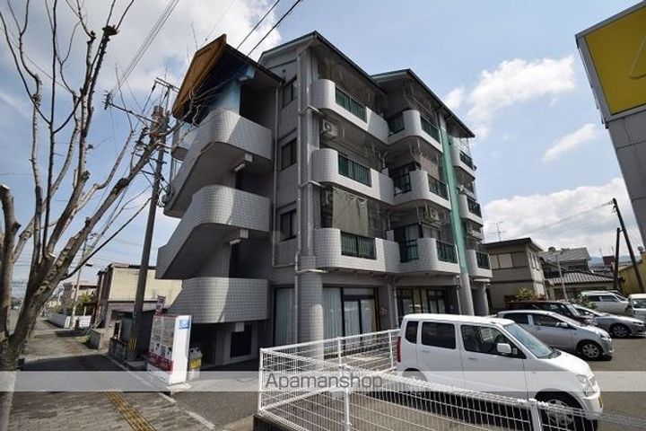 真装マンション205の外観