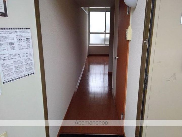 香川県高松市東山崎町の賃貸アパートの玄関