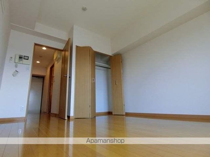 東京都国分寺市東戸倉2丁目の賃貸マンションの居間