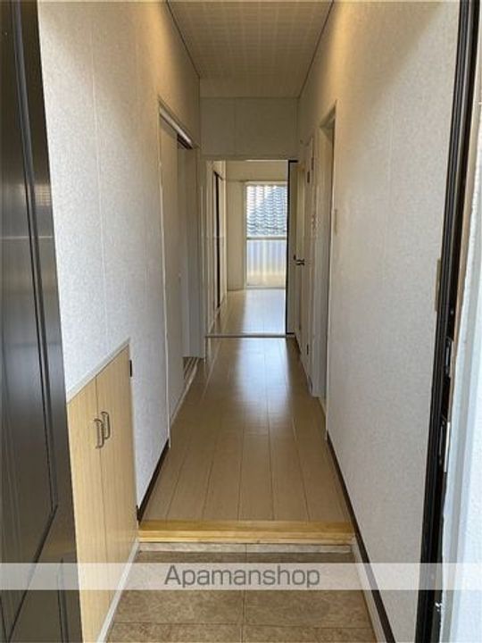 東ハイツ202の玄関
