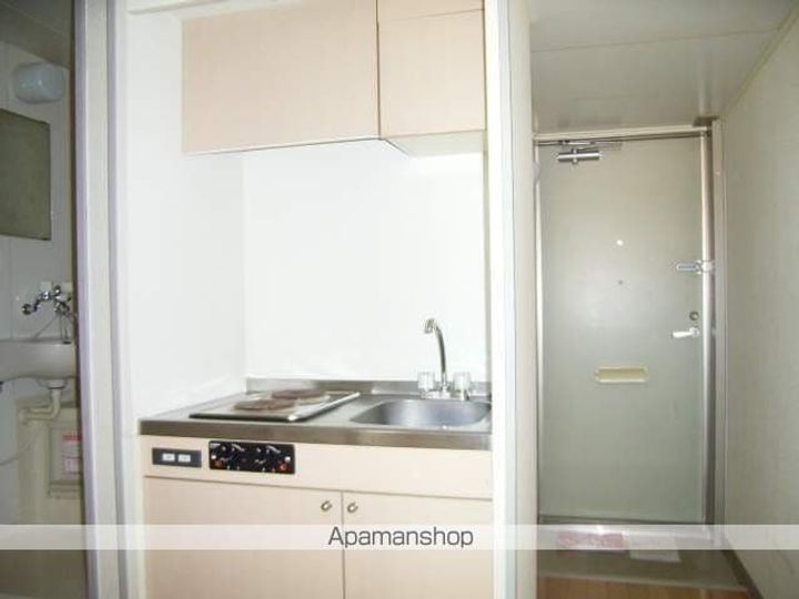 ロイヤル岩切102のキッチン