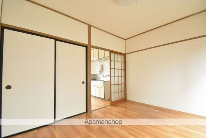 ルーレット台原202の内装