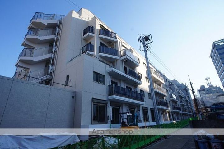 ザ・パークハビオ新宿の外観
