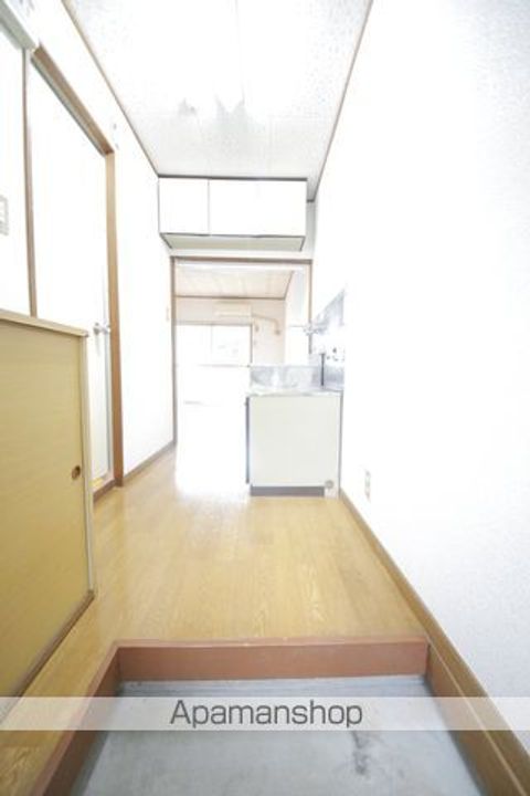 グリーンプラザ滝山110の玄関