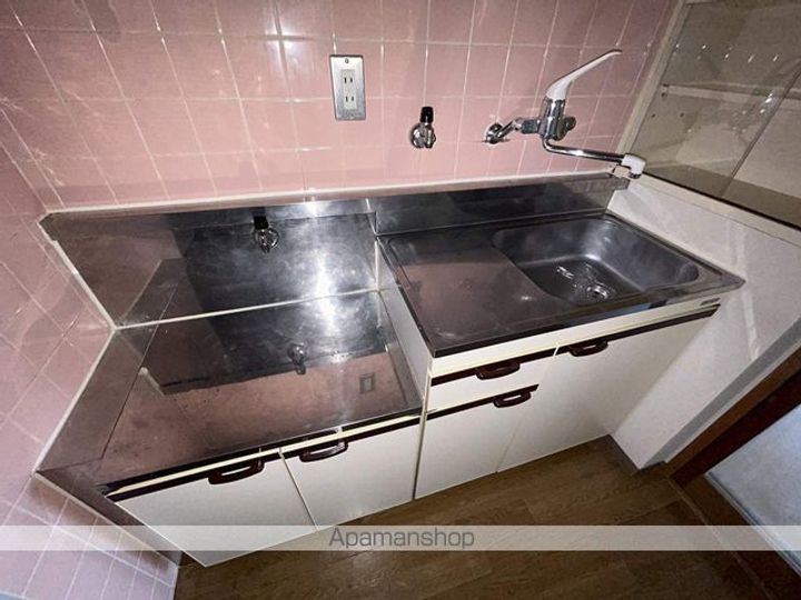 平和マンション上杉302のキッチン