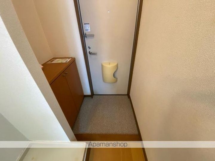 香川県高松市木太町の賃貸アパートの玄関