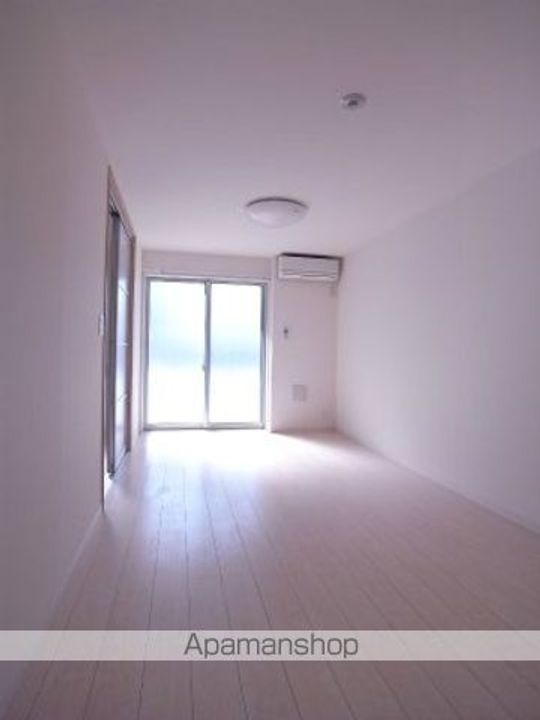 東京都足立区扇2丁目の賃貸マンションの居間