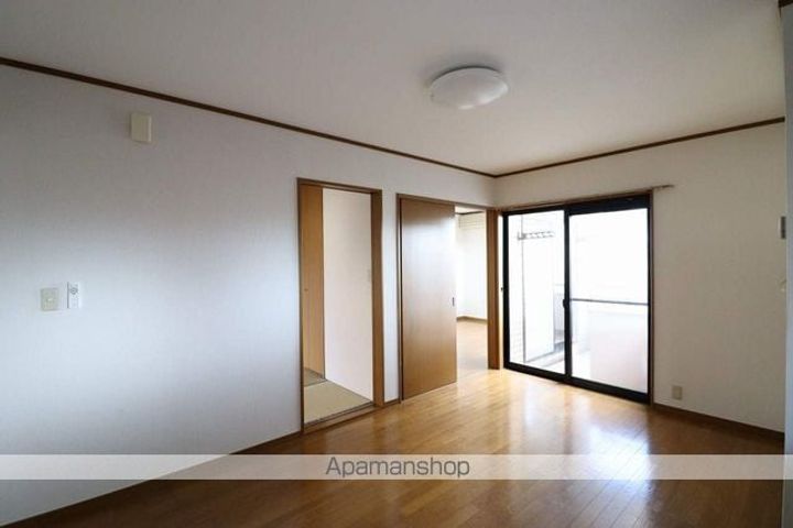 エクレールB107の居間