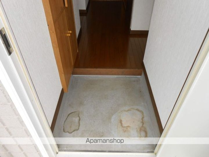 グリーンヒルズA201の玄関